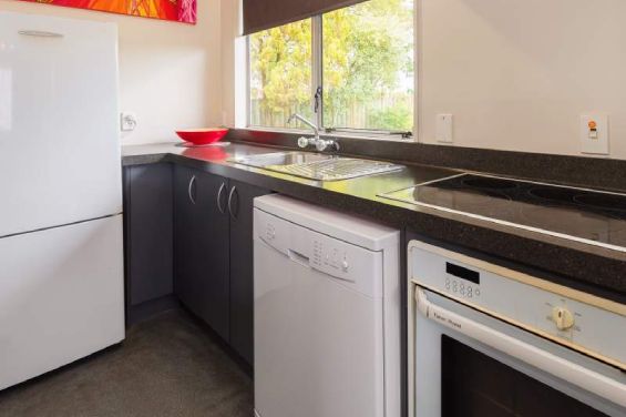 Cottage - kitchen